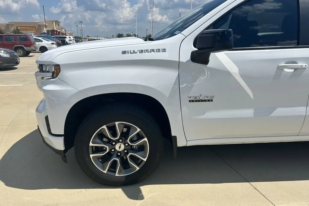 2021 Chevrolet Silverado 1500 RST photo 1