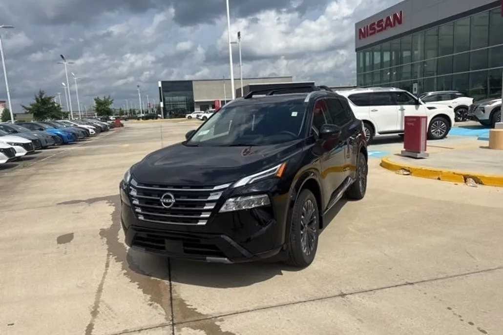 2025 Nissan Rogue Platinum photo 1