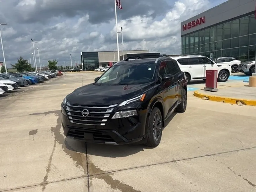 2025 Nissan Rogue Platinum photo 1