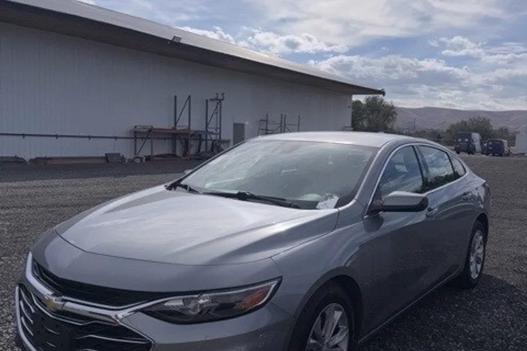 2023 Chevrolet Malibu 1LT photo 1