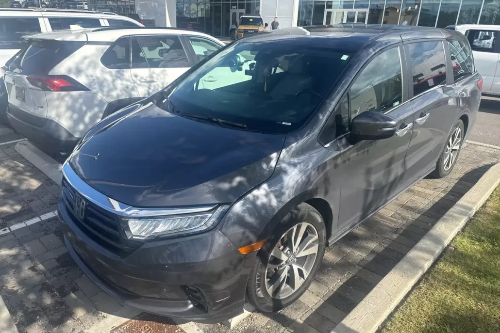 2022 Honda Odyssey Touring photo 1
