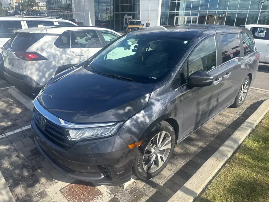 2022 Honda Odyssey Touring photo 1