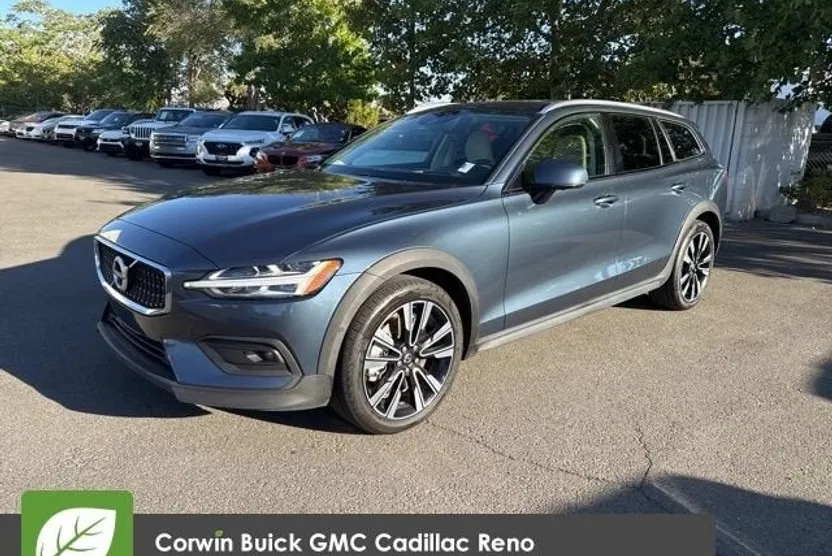 2021 Volvo V60 Cross Country T5 photo 1