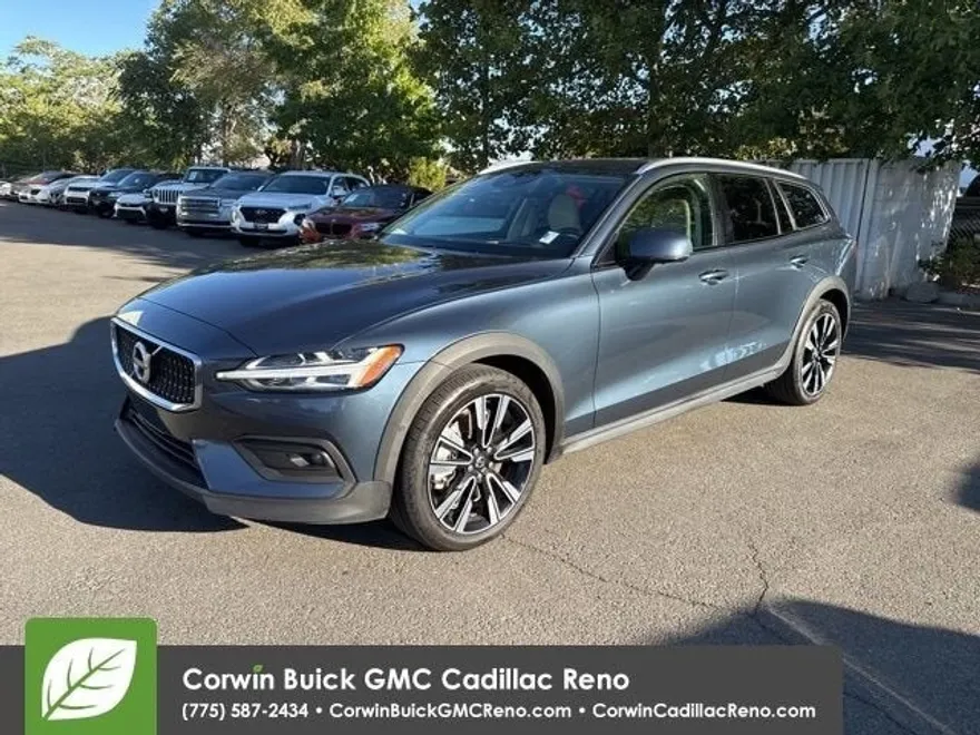 2021 Volvo V60 Cross Country T5 photo 1