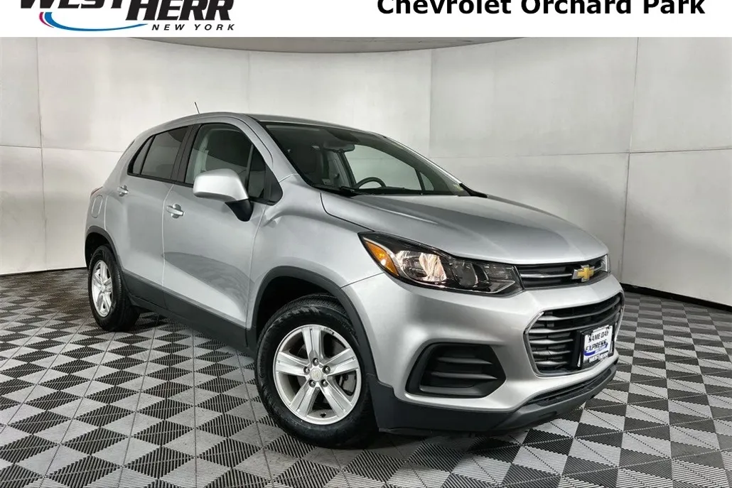 2019 Chevrolet Trax LS photo 1