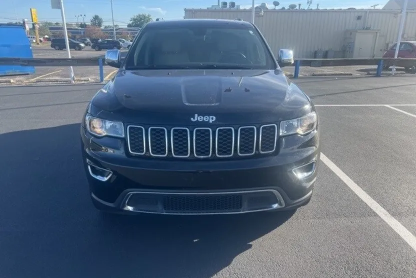 2017 Jeep Grand Cherokee Limited photo 1