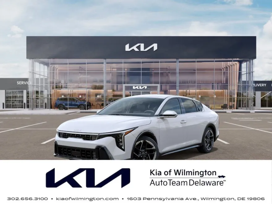2025 Kia K4 GT-Line photo 1