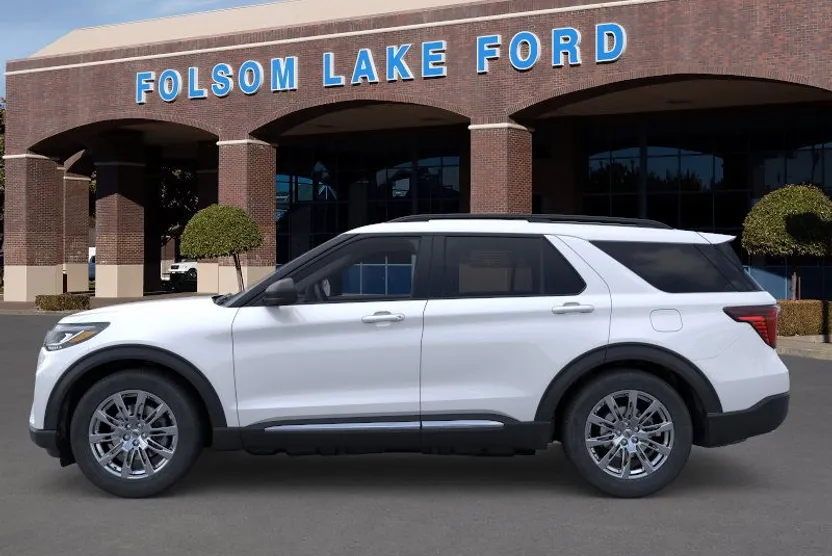 2025 Ford Explorer photo 1