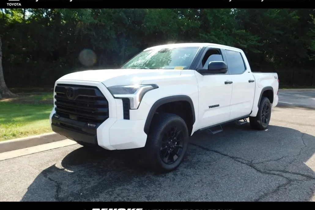 2022 Toyota Tundra SR5 photo 1
