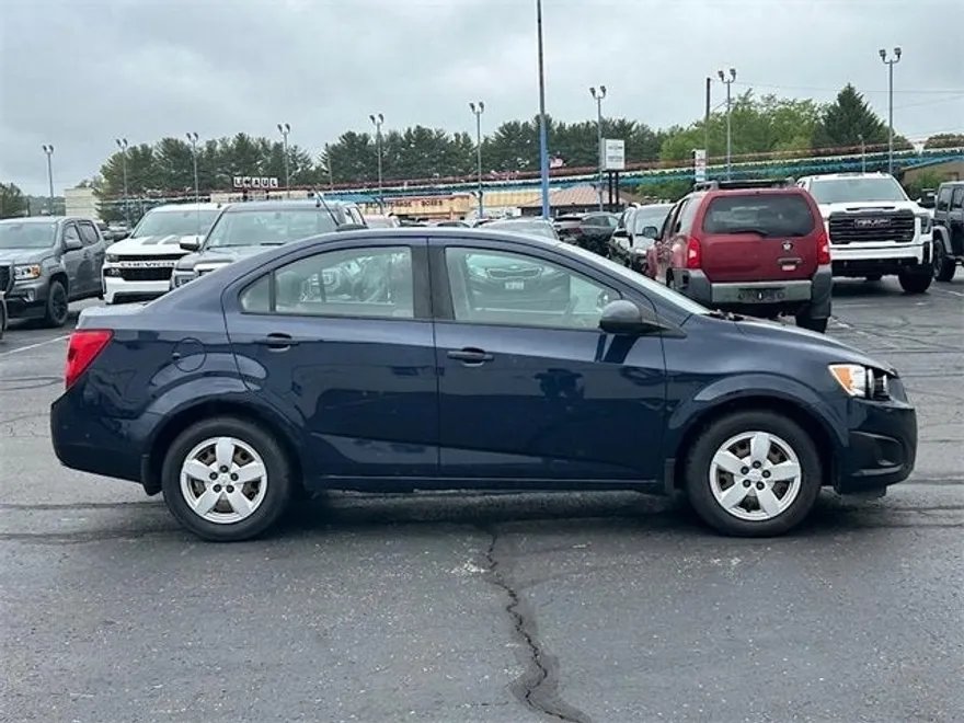 2015 Chevrolet Sonic LS photo 1