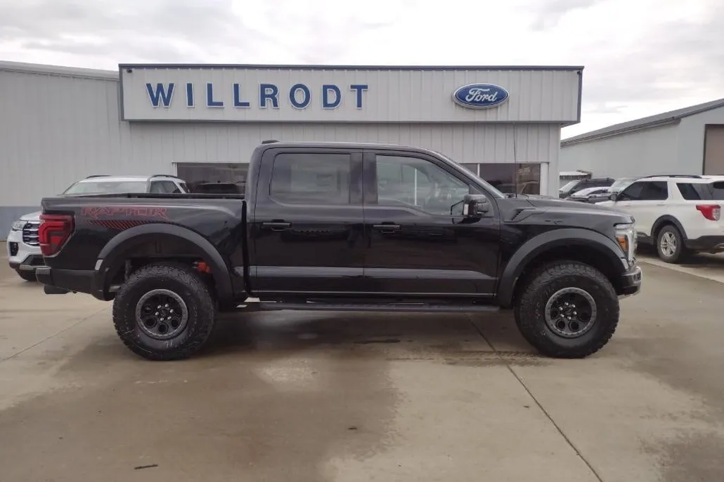 2025 Ford F-150 Raptor photo 1