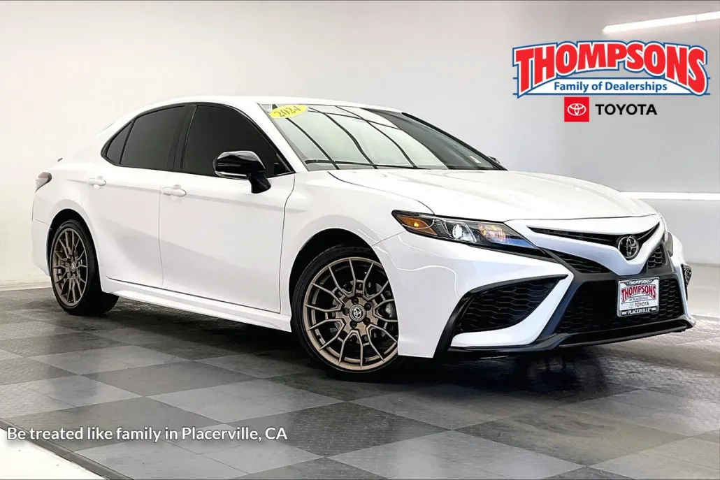 2024 Toyota Camry SE photo 1