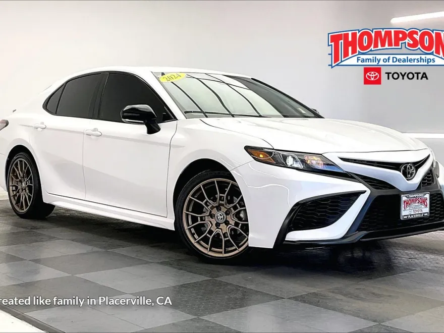 2024 Toyota Camry SE photo 1