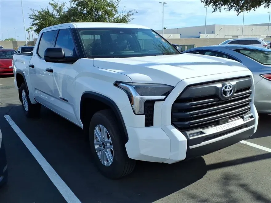2024 Toyota Tundra SR5 photo 1