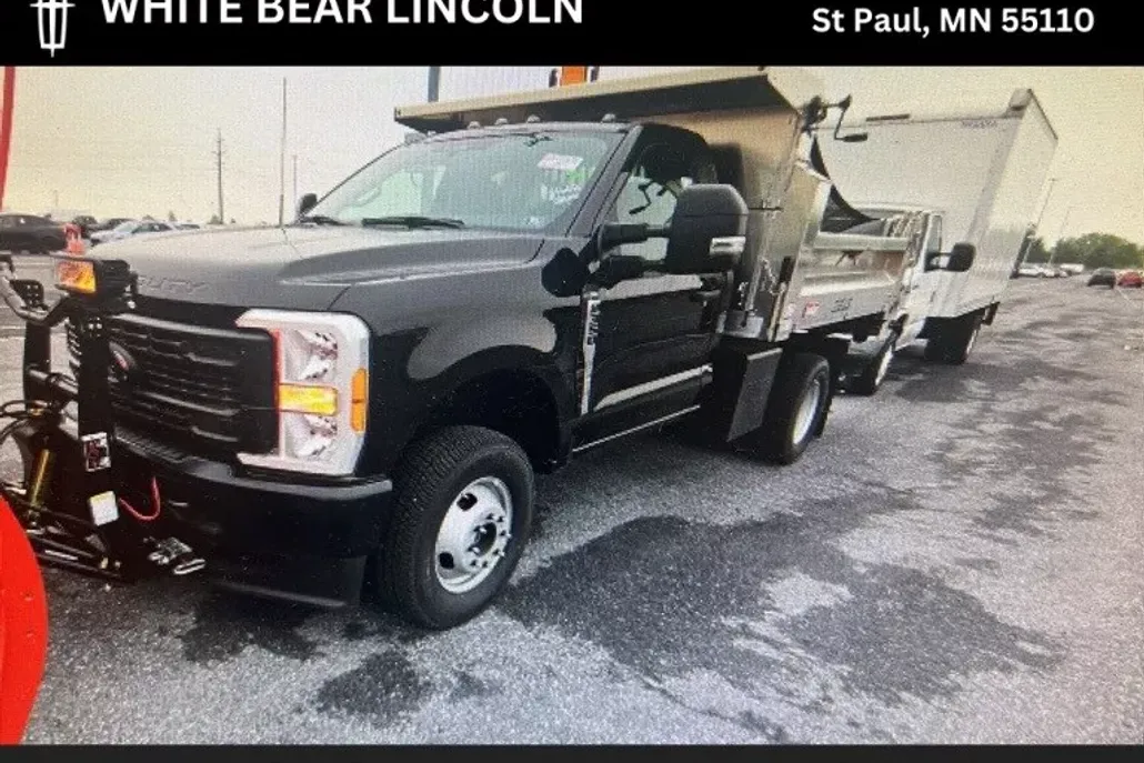 2023 Ford F-350 XL photo 1