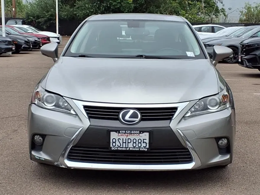 2017 Lexus CT 200h photo 1