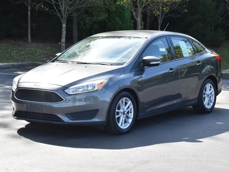 2017 Ford Focus SE photo 1