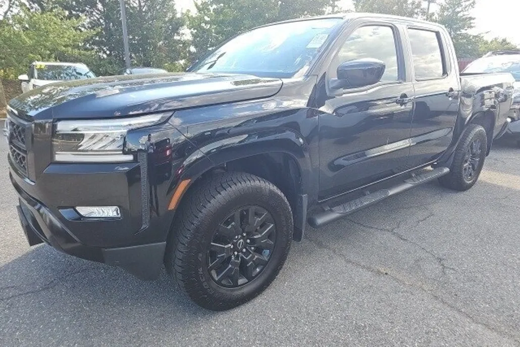 2023 Nissan Frontier SV photo 1