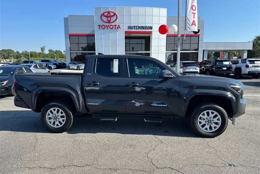 2024 Toyota Tacoma SR5 photo 1
