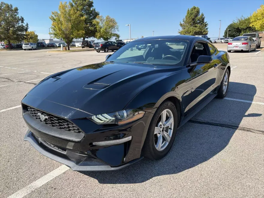 2020 Ford Mustang EcoBoost photo 1