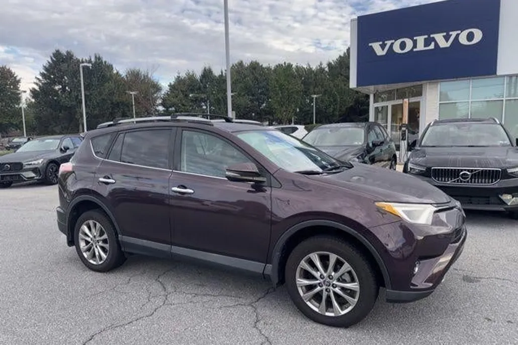 2018 Toyota RAV4 Limited photo 1