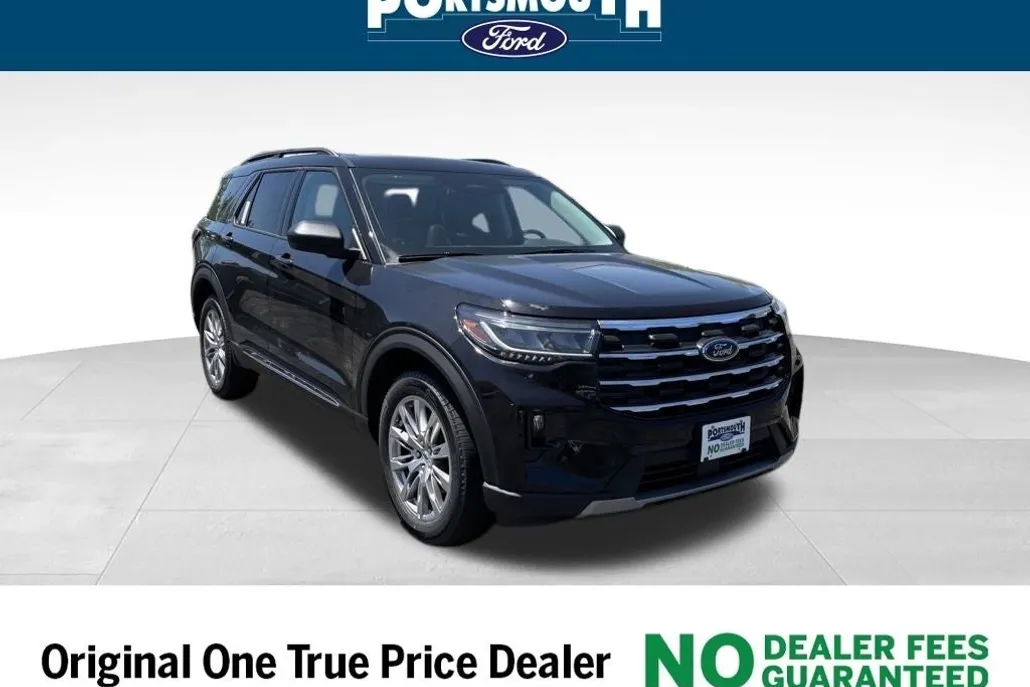 2025 Ford Explorer photo 1
