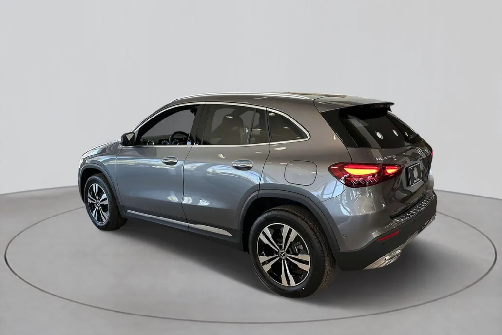 2025 Mercedes Benz GLA 250 4MATIC photo 1