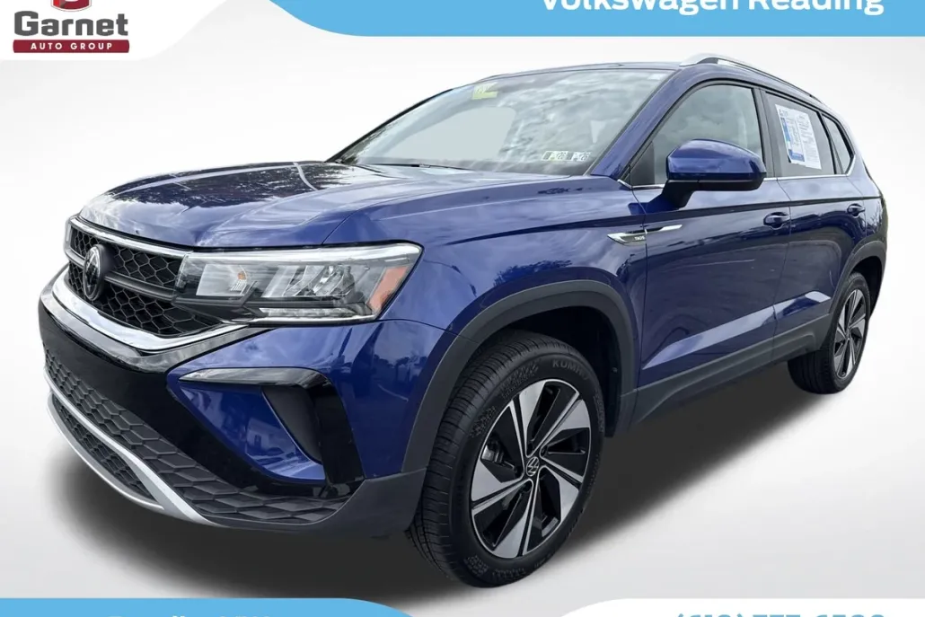 2024 Volkswagen Taos SE photo 1