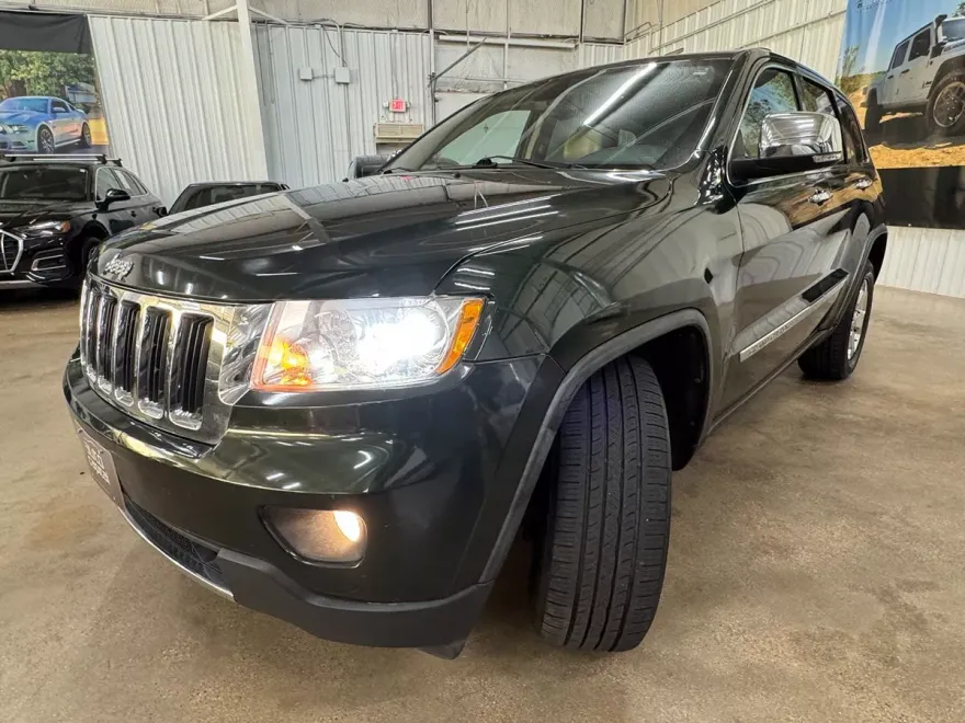 2011 Jeep Grand Cherokee Limited photo 1