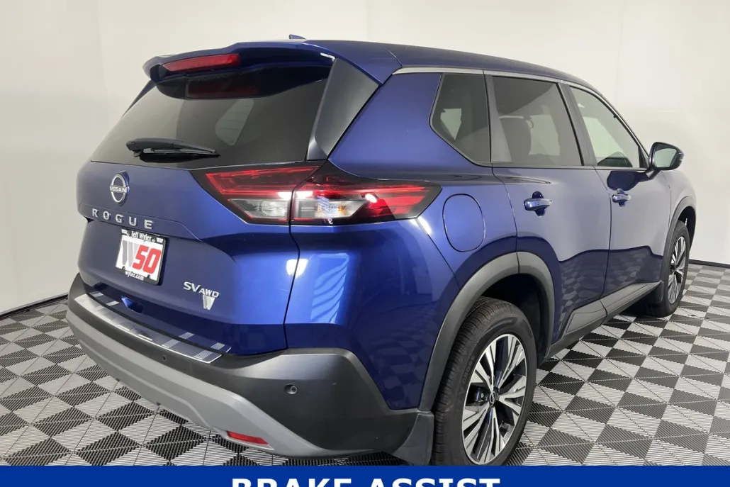 2022 Nissan Rogue SV photo 1