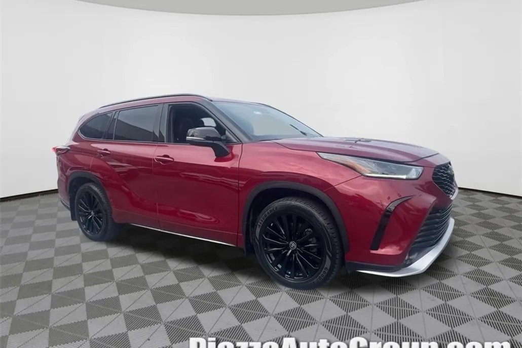 2023 Toyota Highlander XSE photo 1