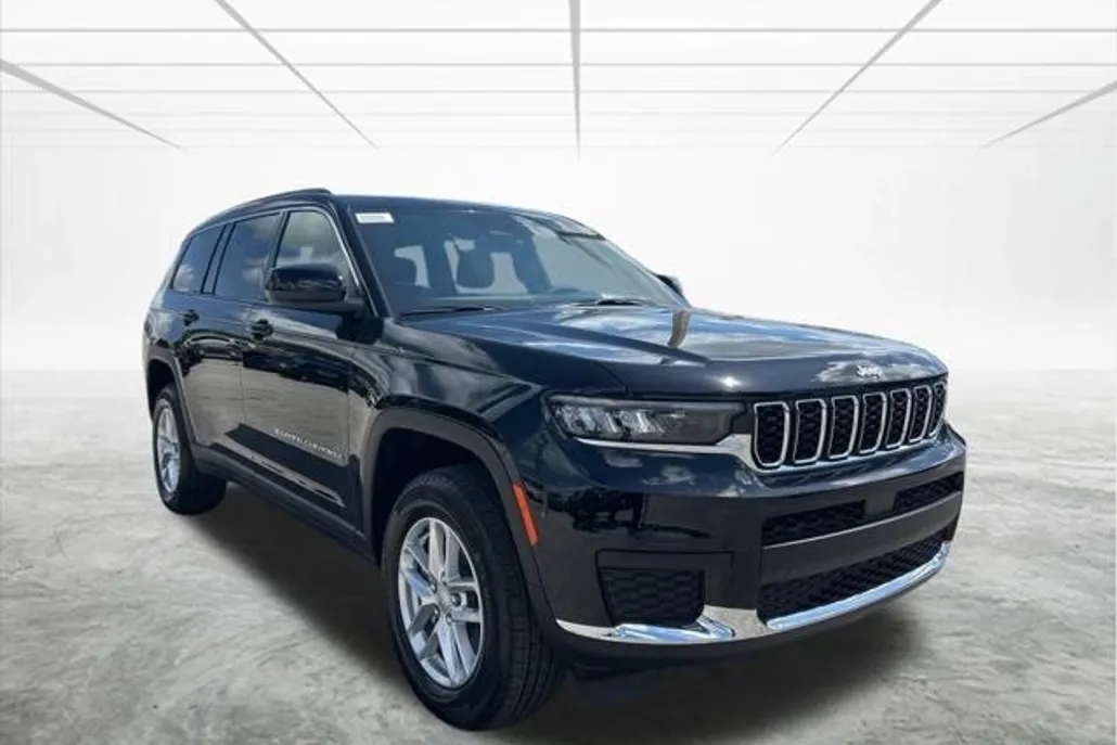 2025 Jeep Grand Cherokee Laredo photo 1