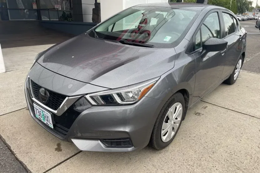 2020 Nissan Versa 1.6 S photo 1