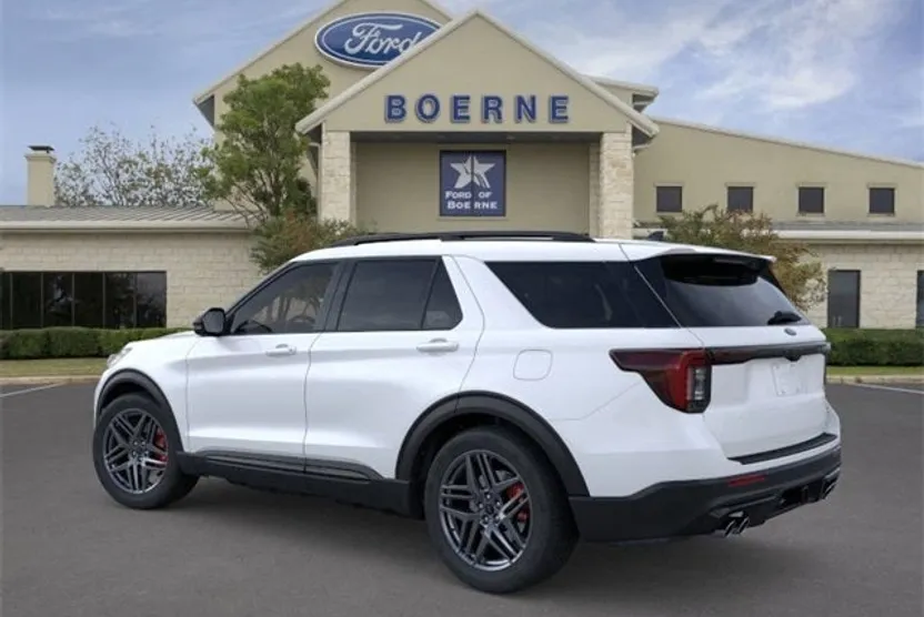 2025 Ford Explorer ST photo 1