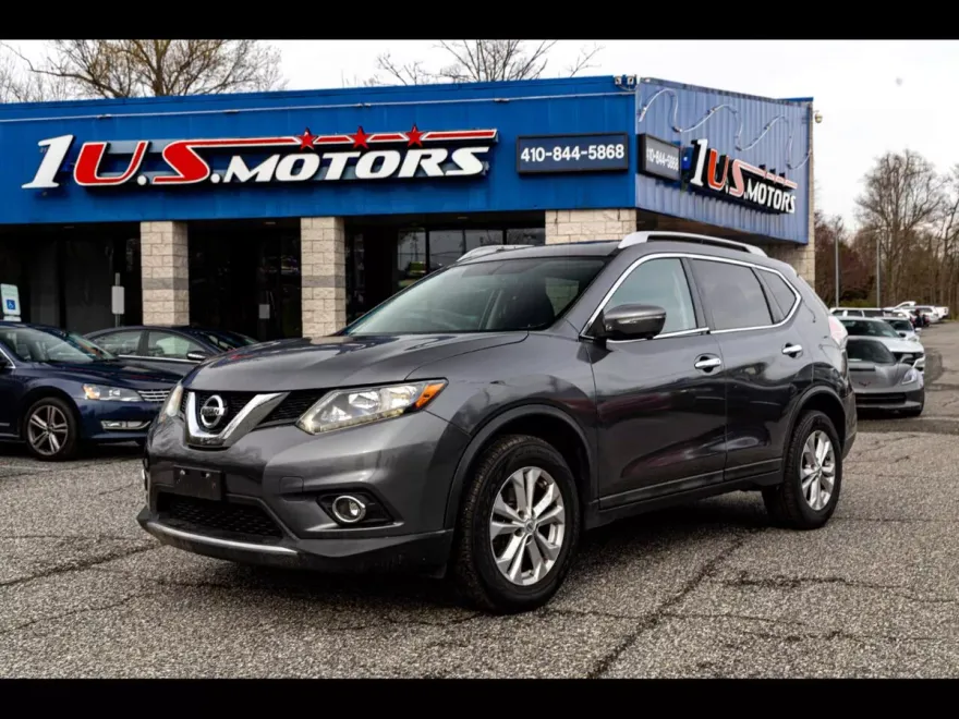 2015 Nissan Rogue SV photo 1