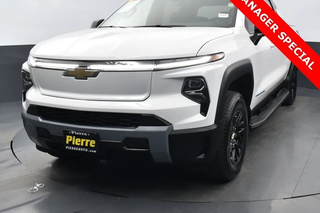 2025 Chevrolet Silverado EV LT photo 1
