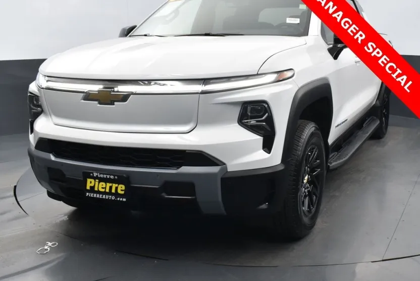 2025 Chevrolet Silverado EV LT photo 1