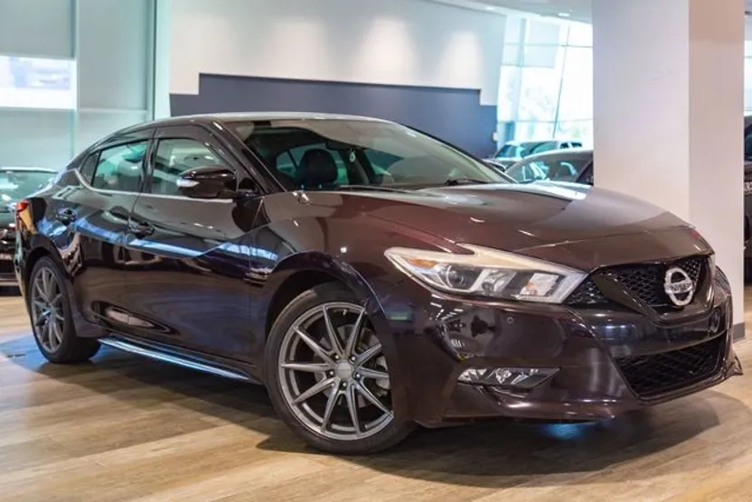 2017 Nissan Maxima SV photo 1