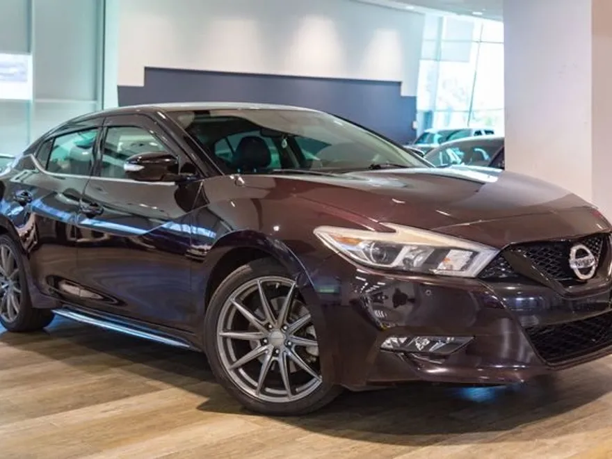 2017 Nissan Maxima SV photo 1