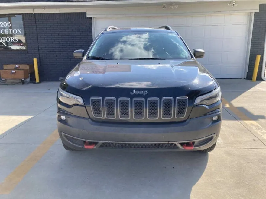 2019 Jeep Cherokee Trailhawk photo 1