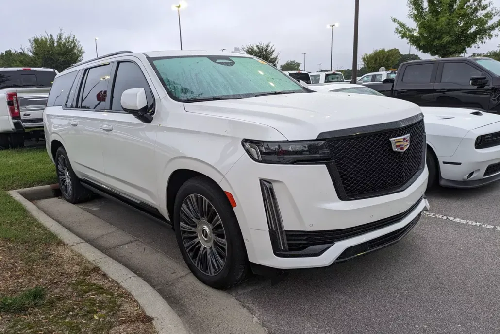 2022 Cadillac Escalade ESV Sport Platinum photo 1