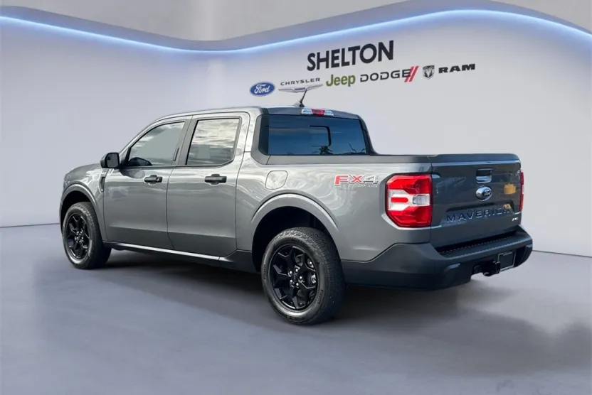 2022 Ford Maverick XLT photo 1