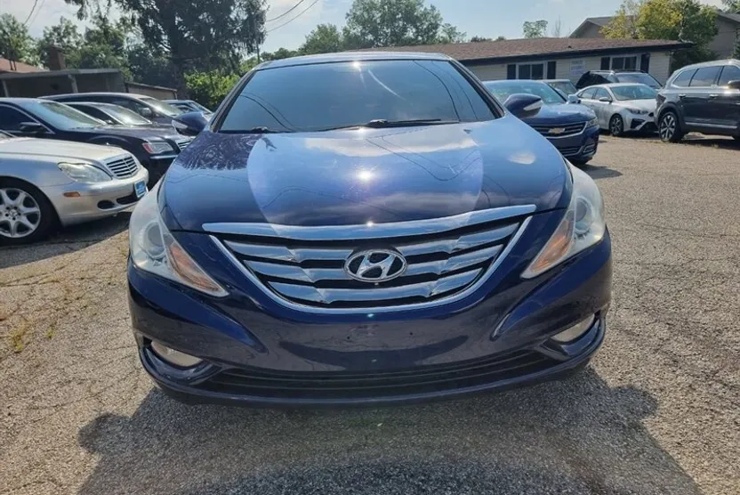 2011 Hyundai Sonata Limited photo 1