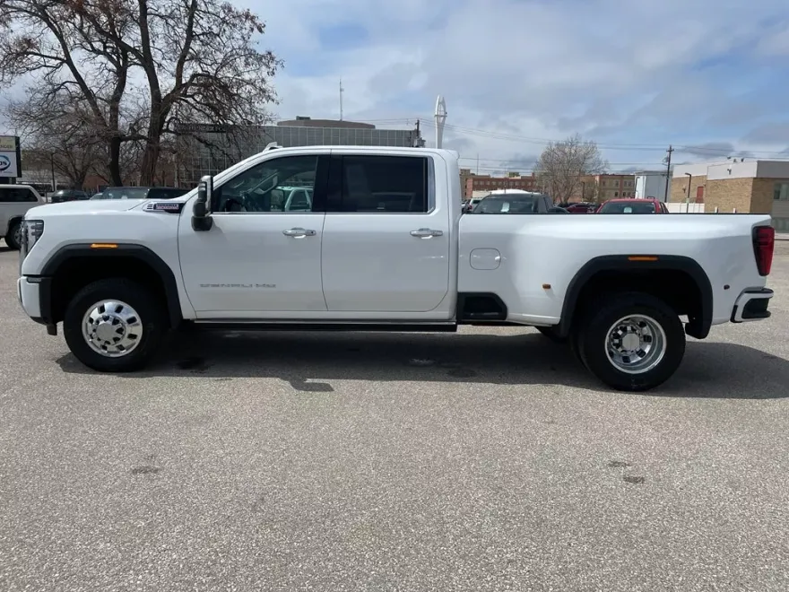 2024 Gmc Sierra HD Denali photo 1