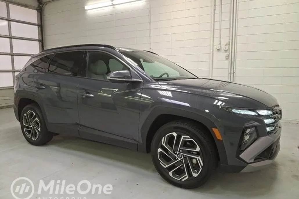 2025 Hyundai Tucson Limited photo 1