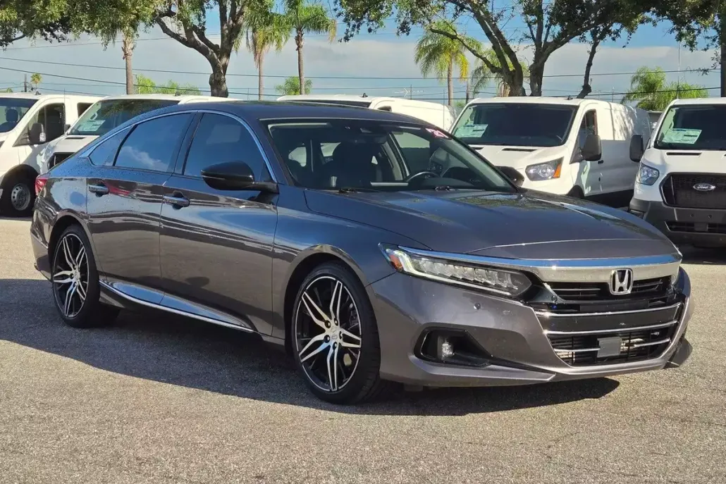 2021 Honda Accord Touring 2.0T photo 1