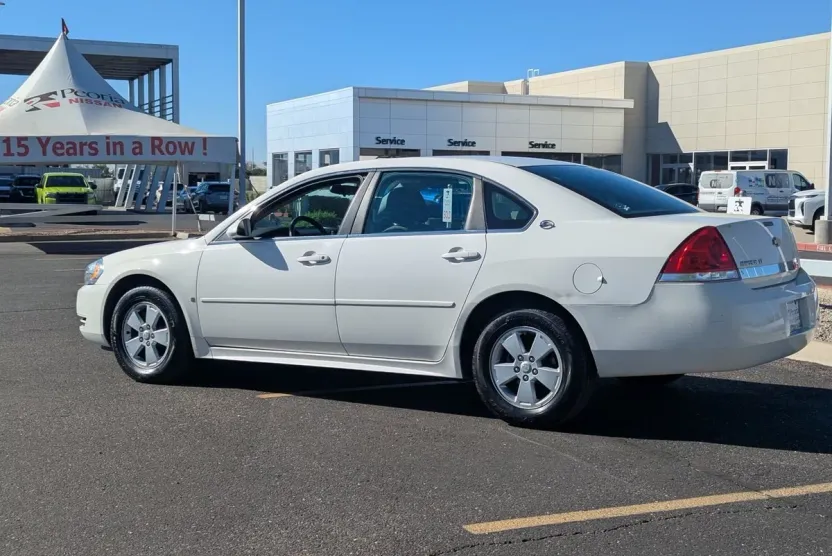 2009 Chevrolet Impala 1LT photo 1