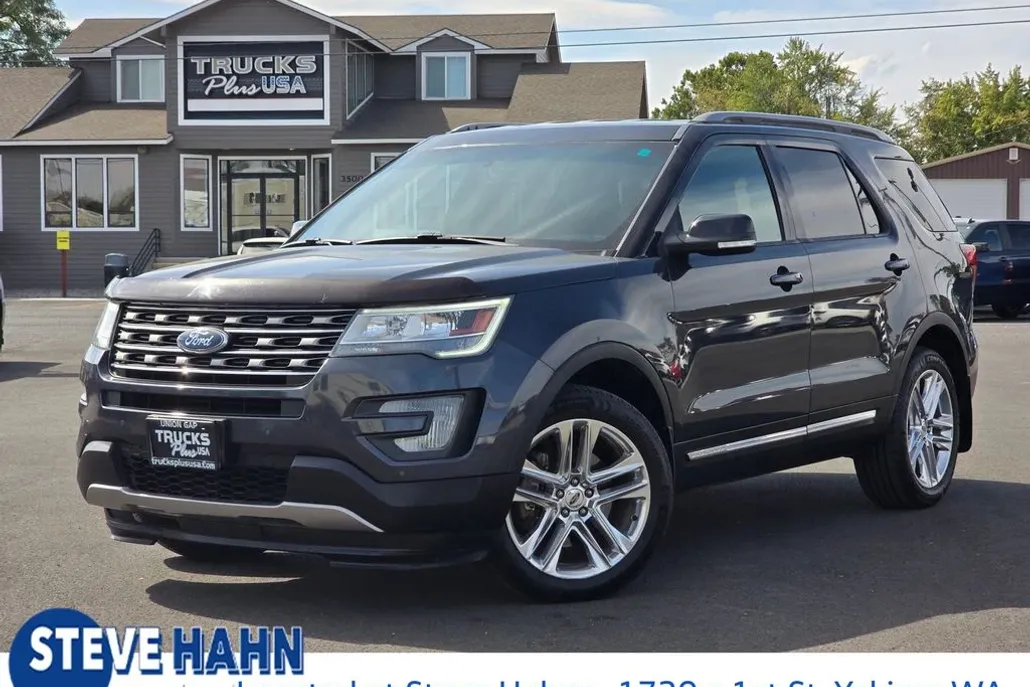 2017 Ford Explorer XLT photo 1