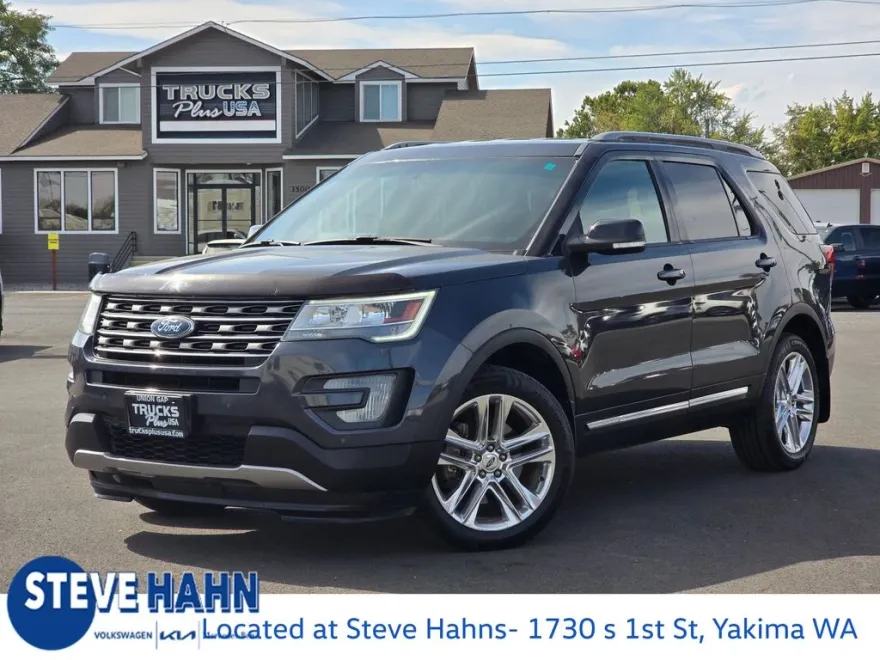 2017 Ford Explorer XLT photo 1
