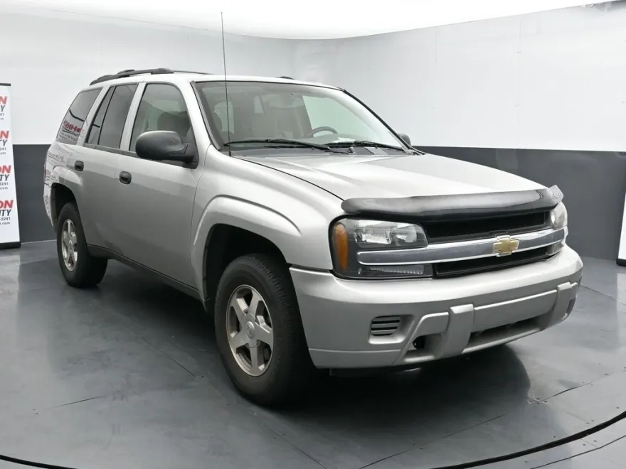 2006 Chevrolet Trailblazer LS photo 1